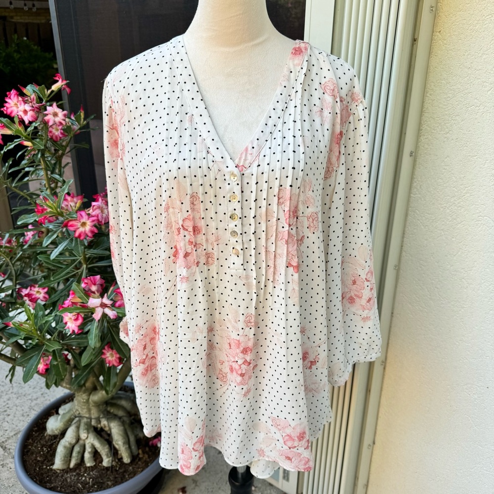 STUDIO Y. Cream color Top w/Polka dots & Pink flowers.Buttons in front. …